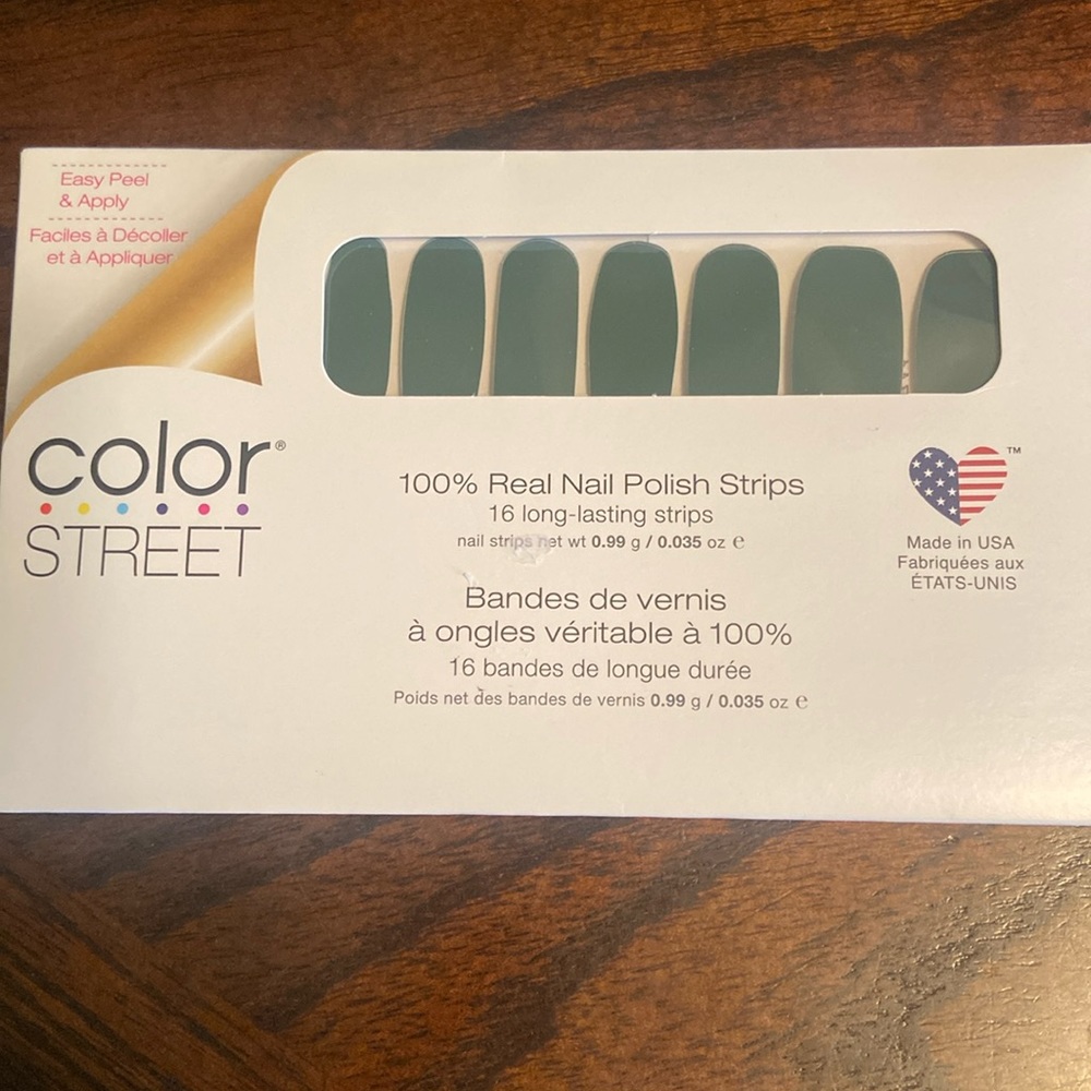 Color Street New in Package She’s A Trooper